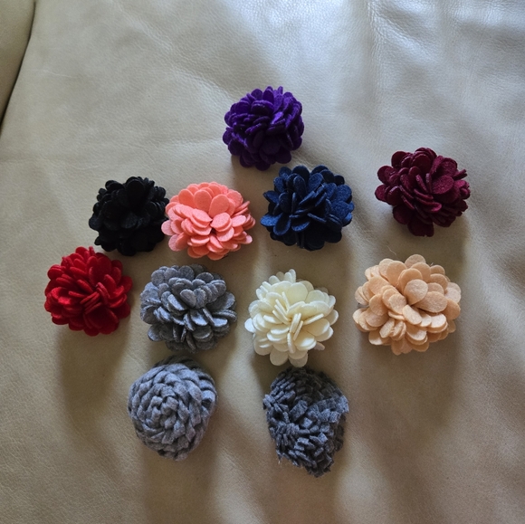 Lot of Floral Hair Clips Fabric Colors 9 Accessories plus 2 Red Purple Blue Gray - Picture 1 of 14